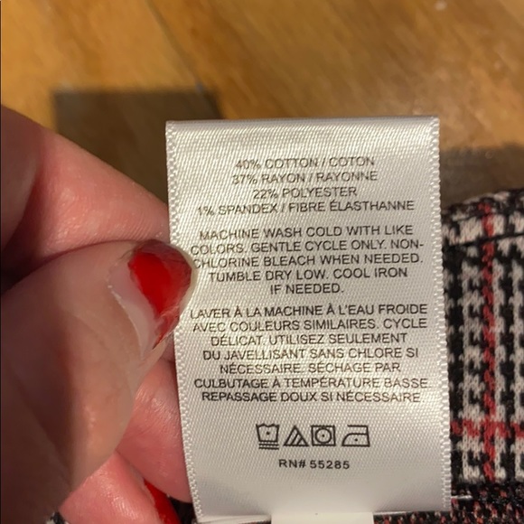 Express plaid mini skirt in red, white and black - Picture 11 of 12